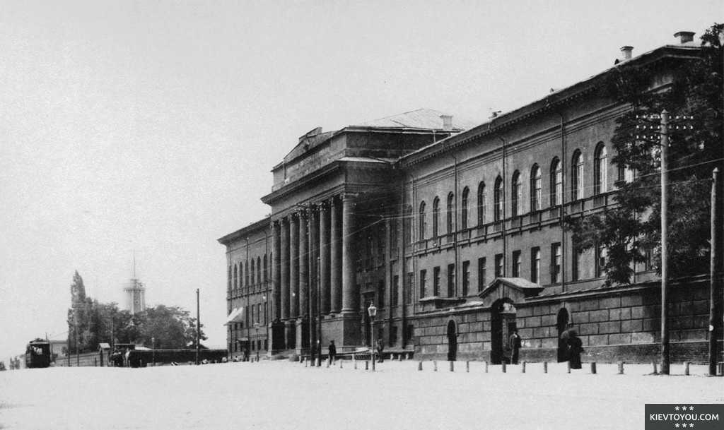 Красный корпус в Киеве, фотография начала 1910-х годов