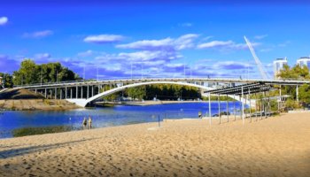 Панорама пляжа на Гидропарке в Киеве