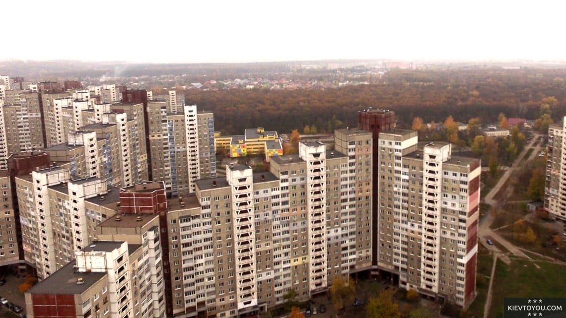 То самое грандиозное сооружение на Теремках в Киеве